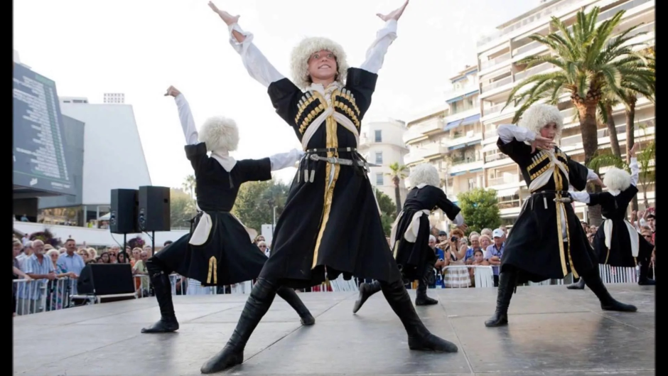 Грузинский народный танец лезгинка