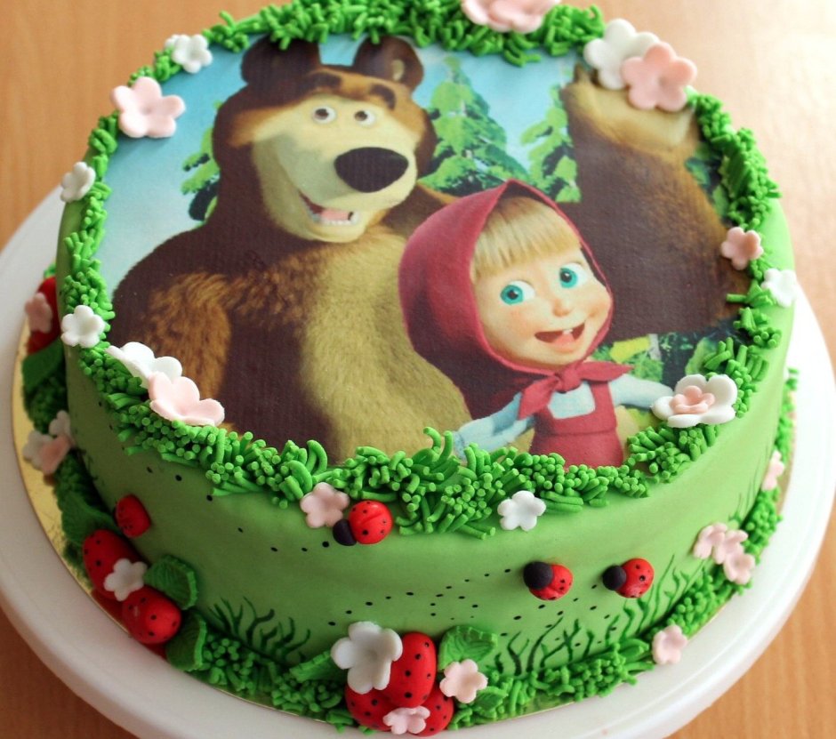 Кремовый торт с Машей и медведем на 2 года
