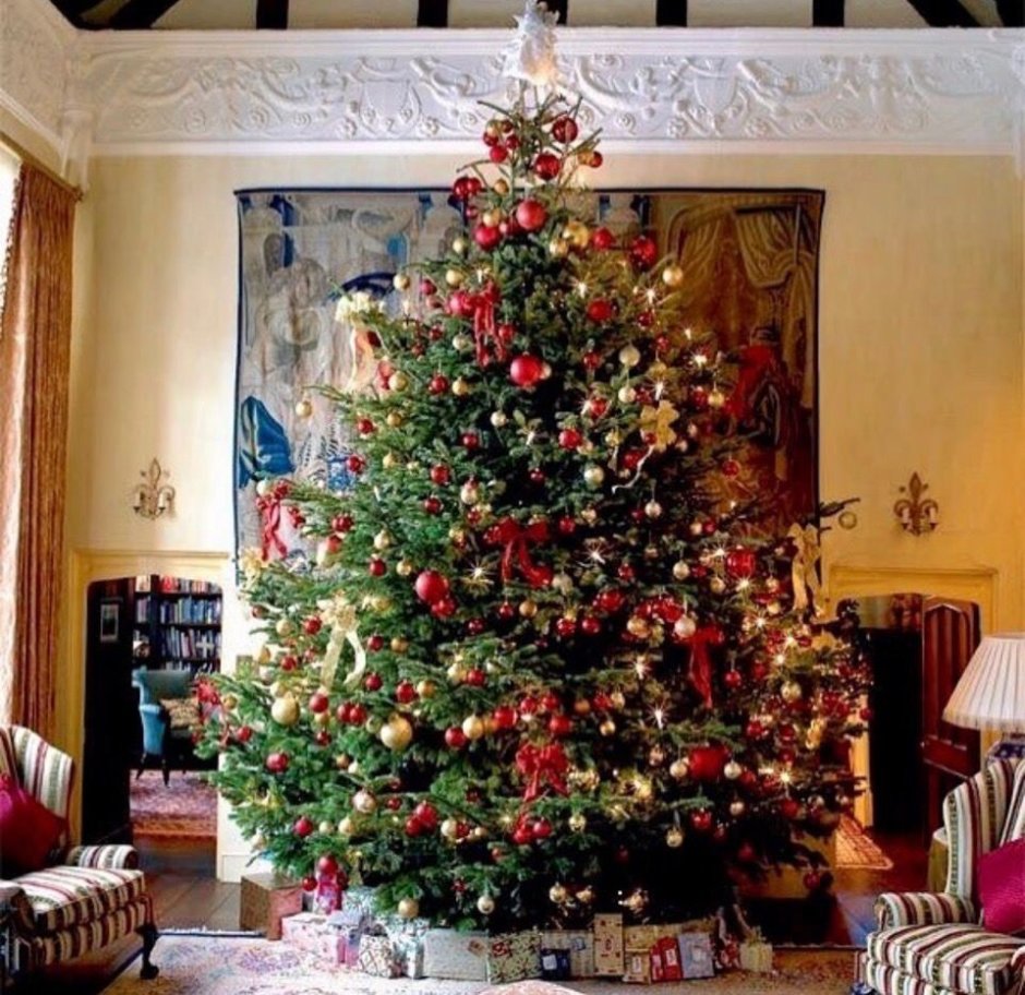 Классическая Рождественская елка