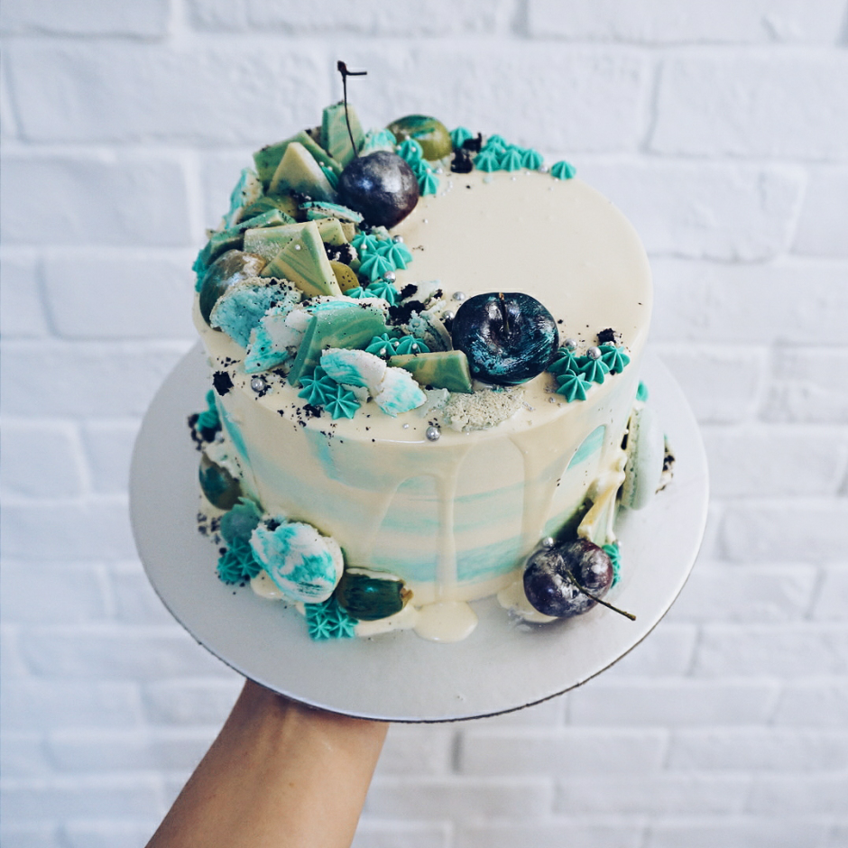 Свадебный торт в голубых оттенках