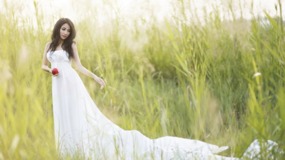 Белое длинное платье для девочки