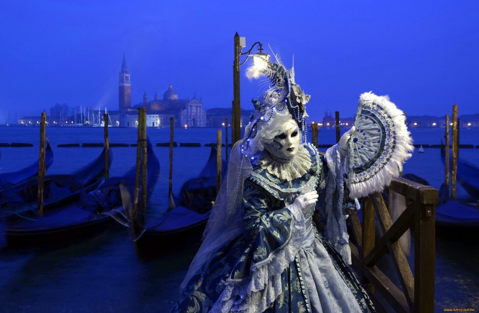 Венецианский карнавал ночью