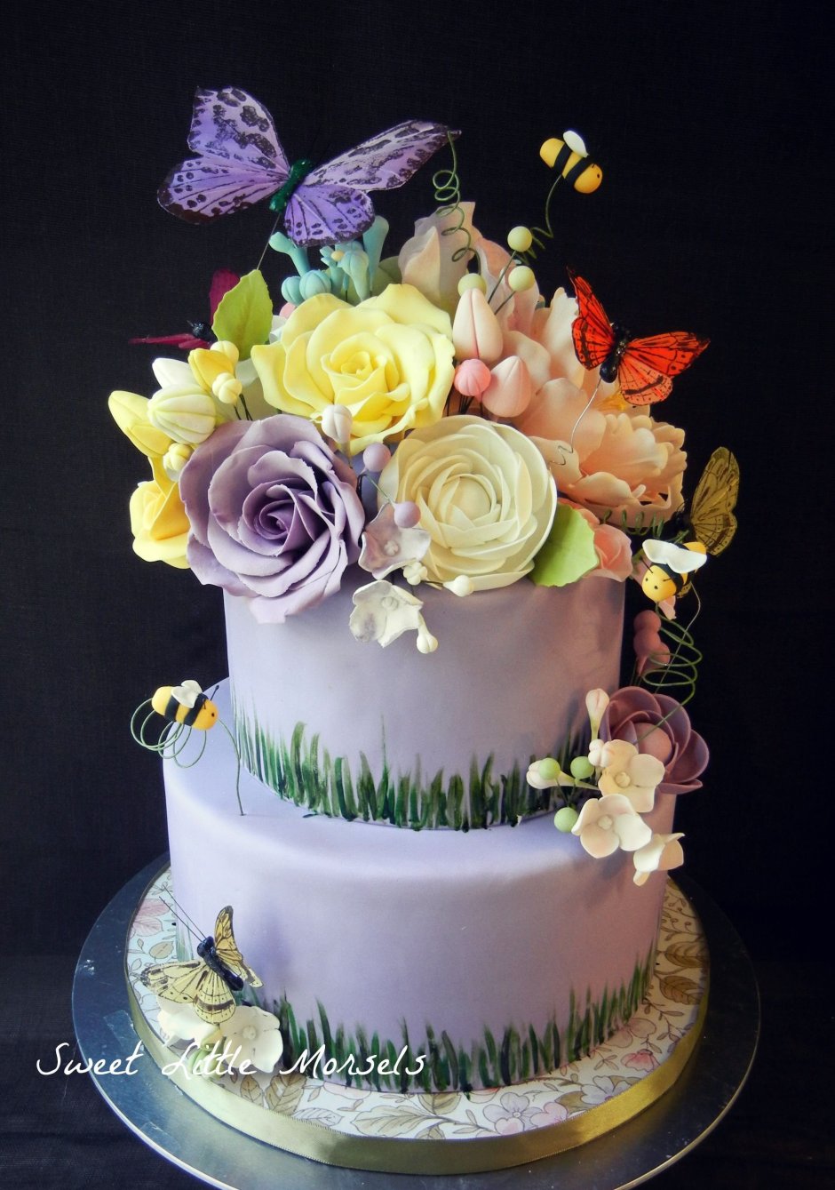 Декор торта для женщины с бабочками
