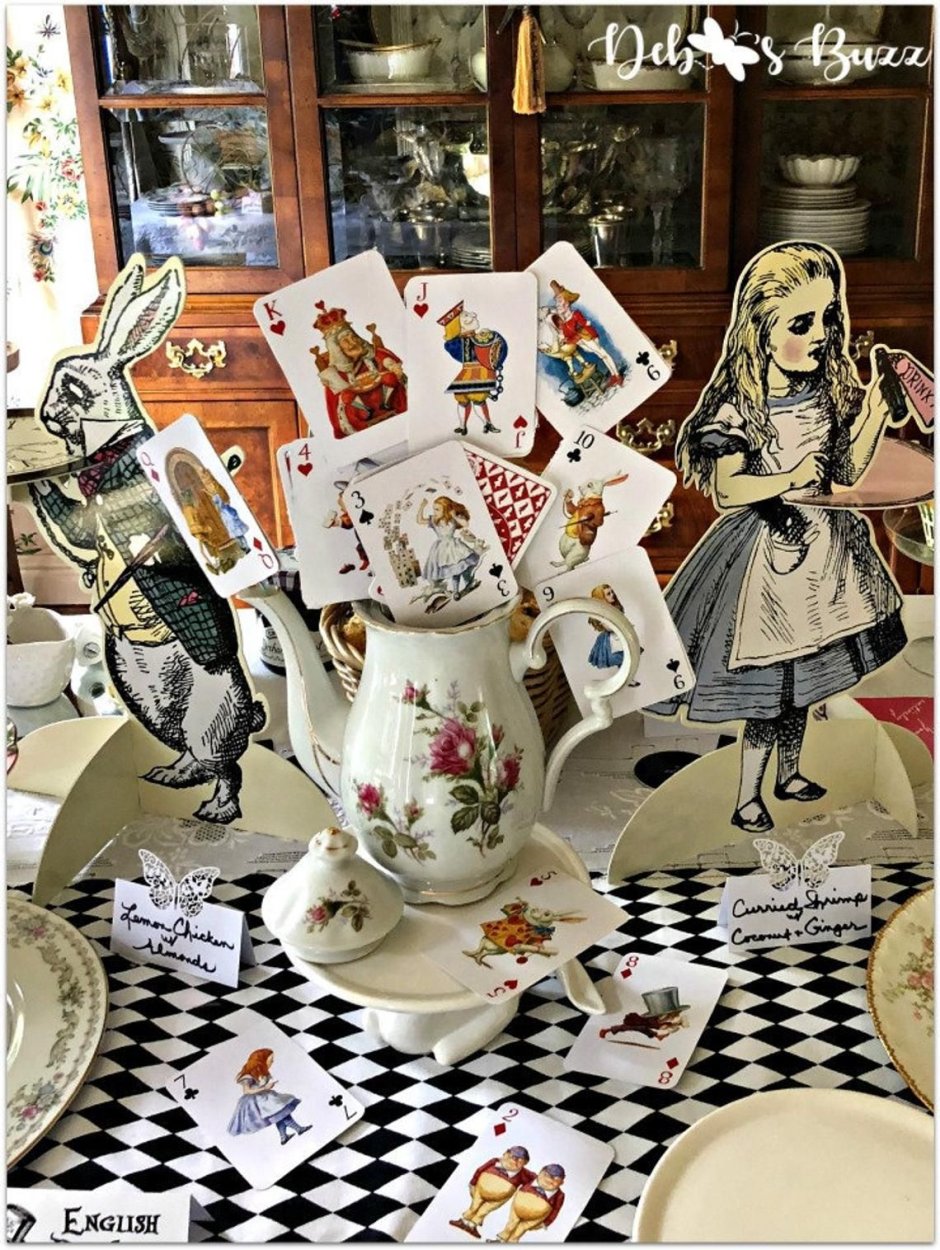 Безумное чаепитие Алиса в стране чудес декор