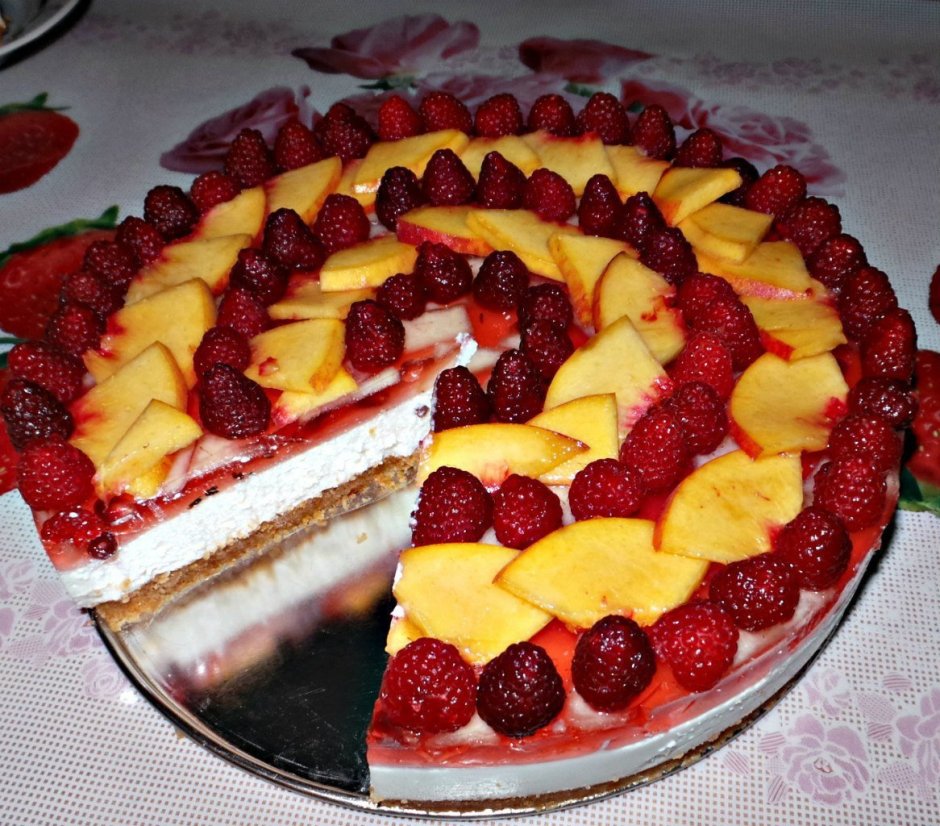 Пирог со свежими фруктами и желе