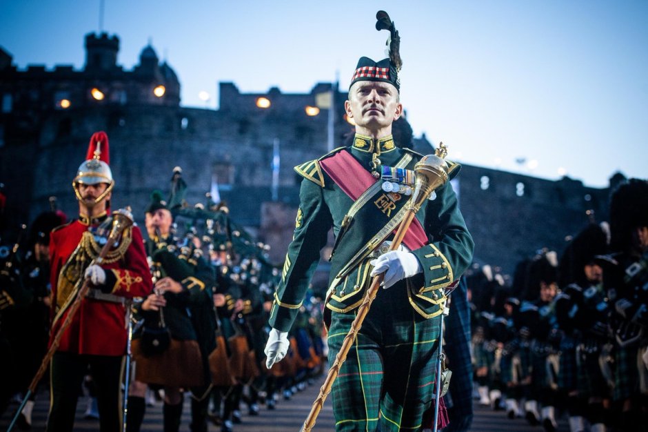 Эдинбургский замок парад военных оркестров