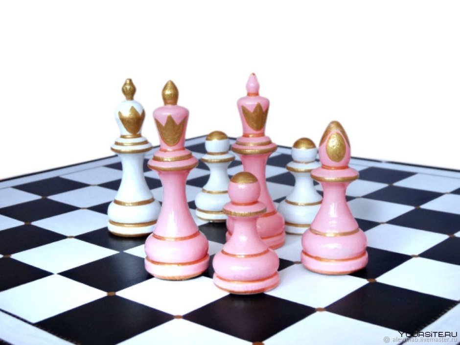 Ферзь и Король на шахматной доске