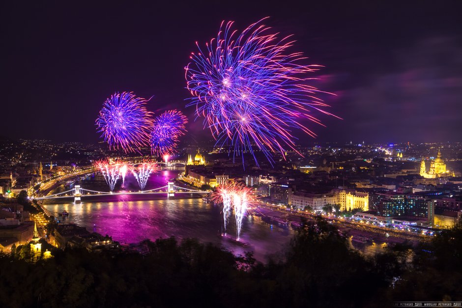 Салют в Венгрии на новый год