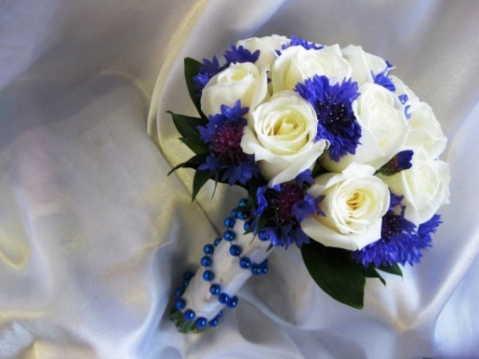 Букет невесты голубой синий белый
