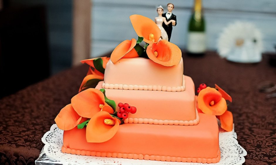 Свадебный торт оранжевый