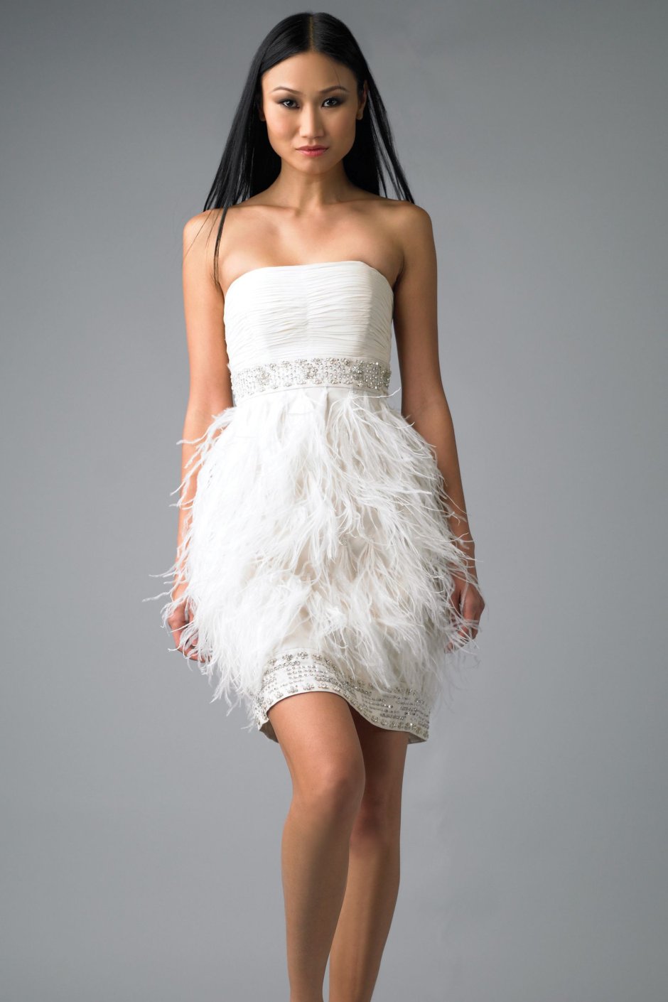 Свадебное платье пышное с перьями