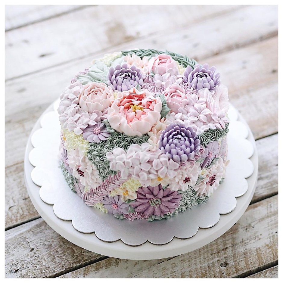 Украшение торта сухоцветами роз