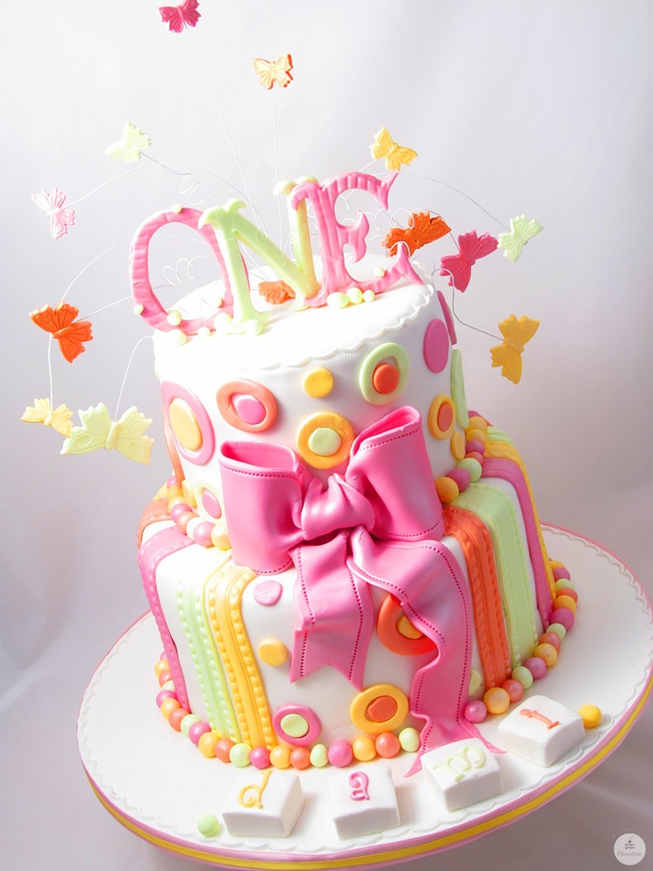 Двухъярусный торт для девочки на 1 годик
