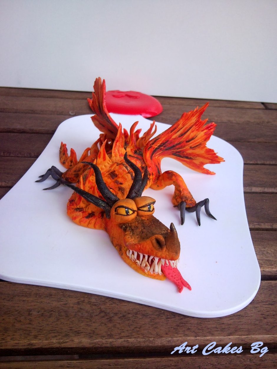 Нарисовать дракона на торте