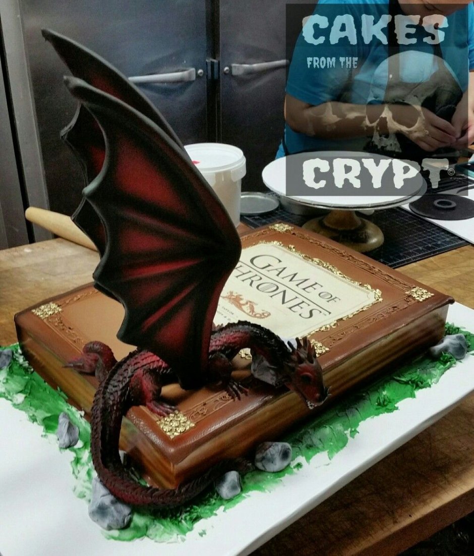 Шоколадный торт с драконом