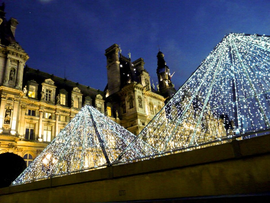 Рождественский Париж Лувр