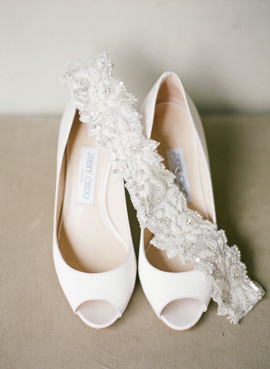 Босоножки для невесты на высоком каблуке с ремешком