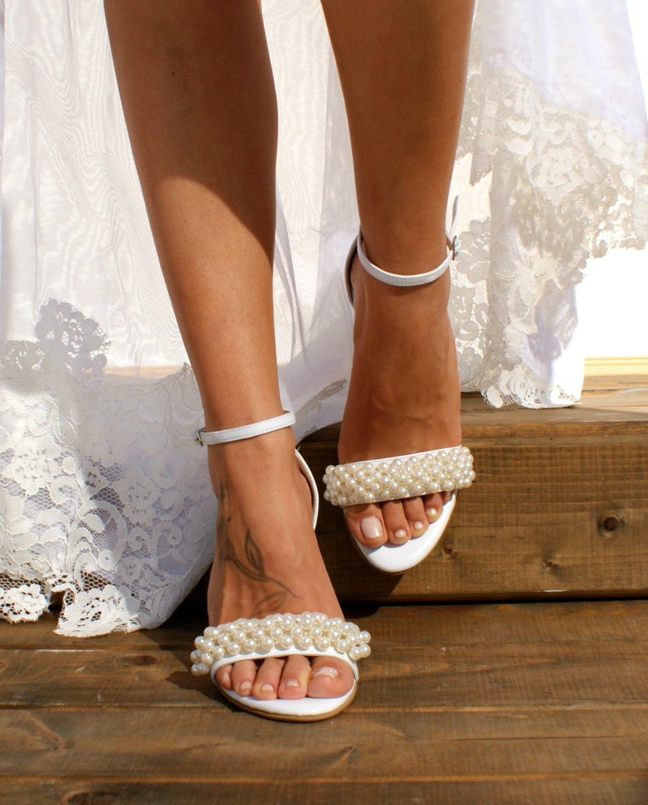 Свадебные босоножки на шнурках
