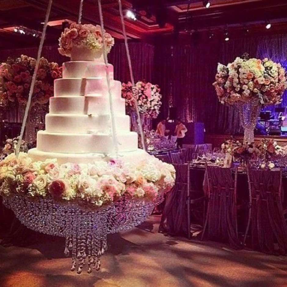 Подвесной свадебный торт