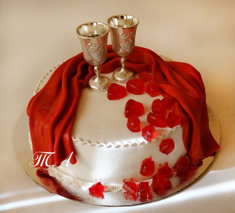 Торт на рубиновую свадьбу с пряниками