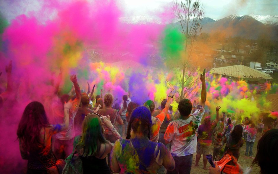 Фестиваль красок Холи в Индии афиши