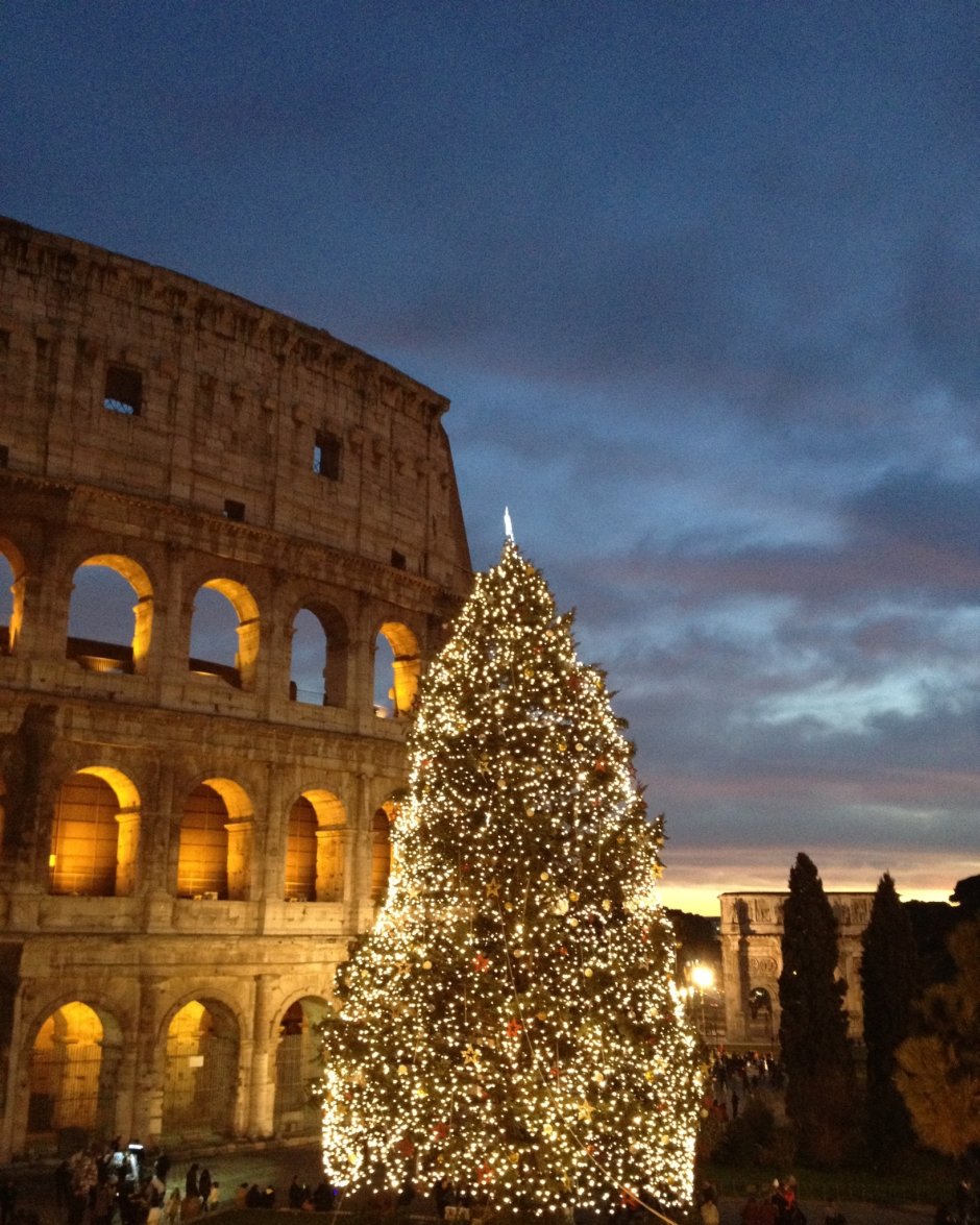 Италия в Рождество Колизей