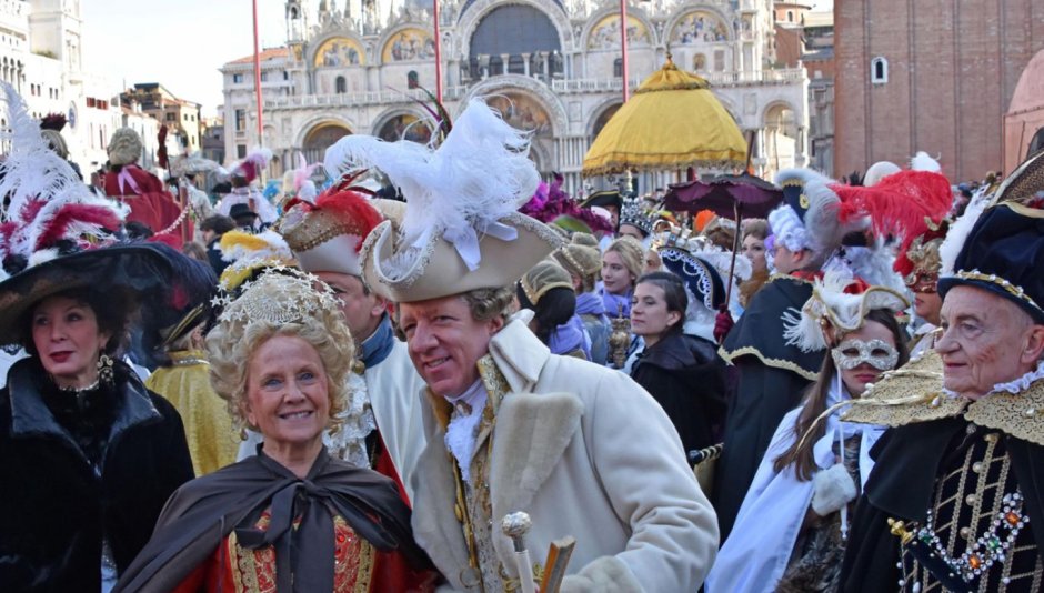 Италия Верона карнавал масках