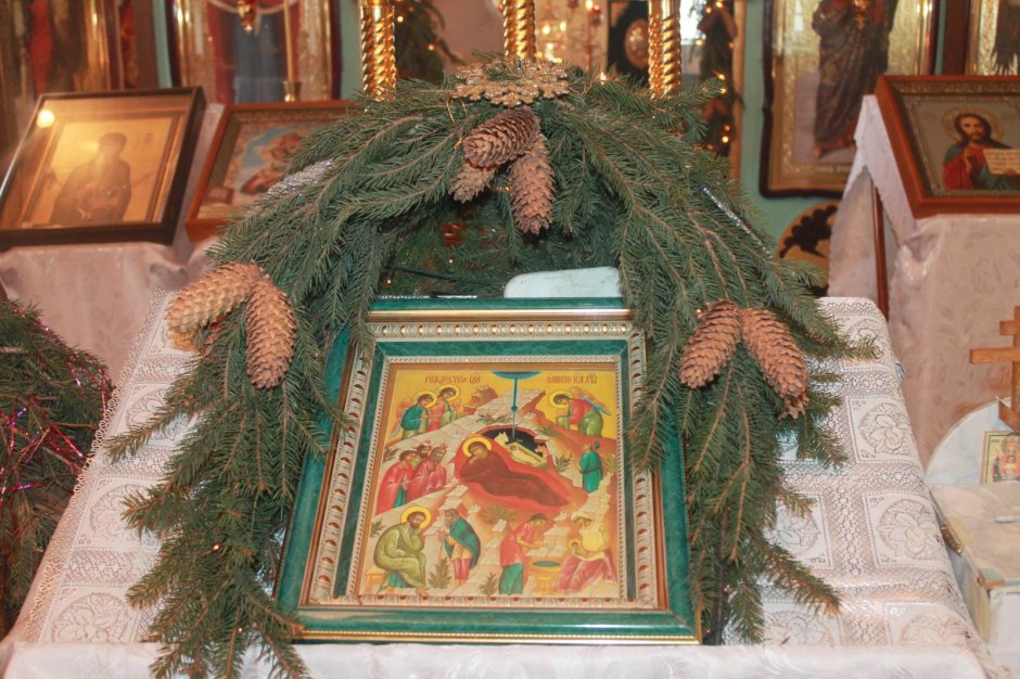 Рождество Христово икона в храме на аналое