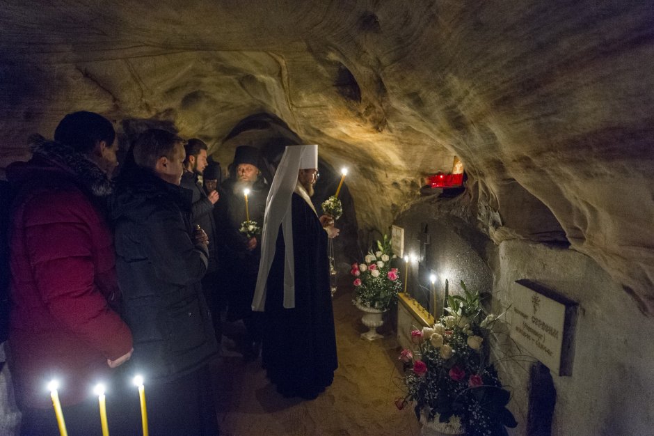 Псково-Печерский монастырь пещеры
