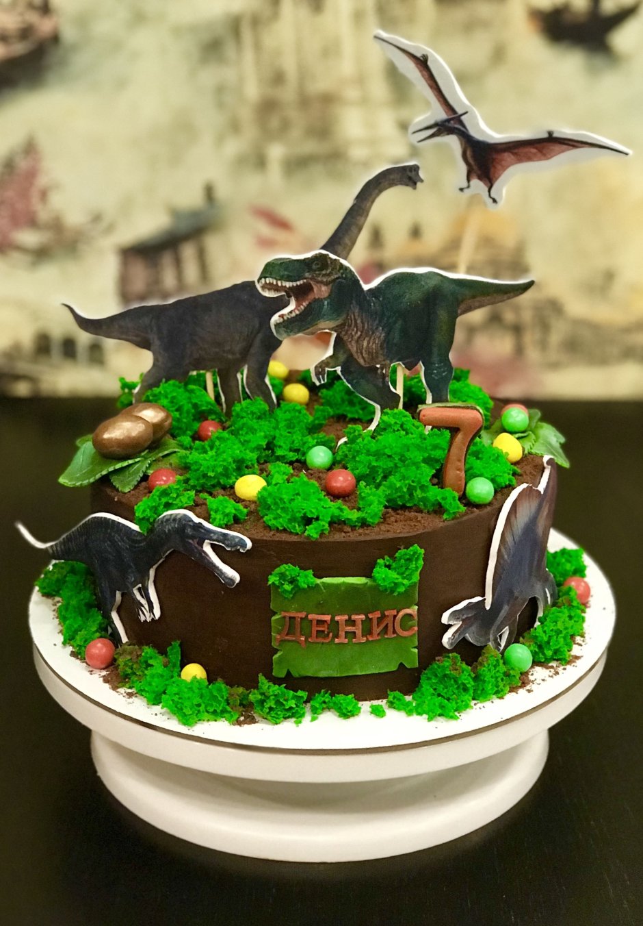Торт с топперами динозавры