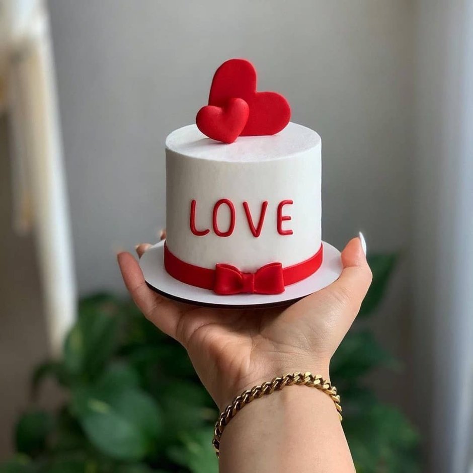 Свадебный торт Love is