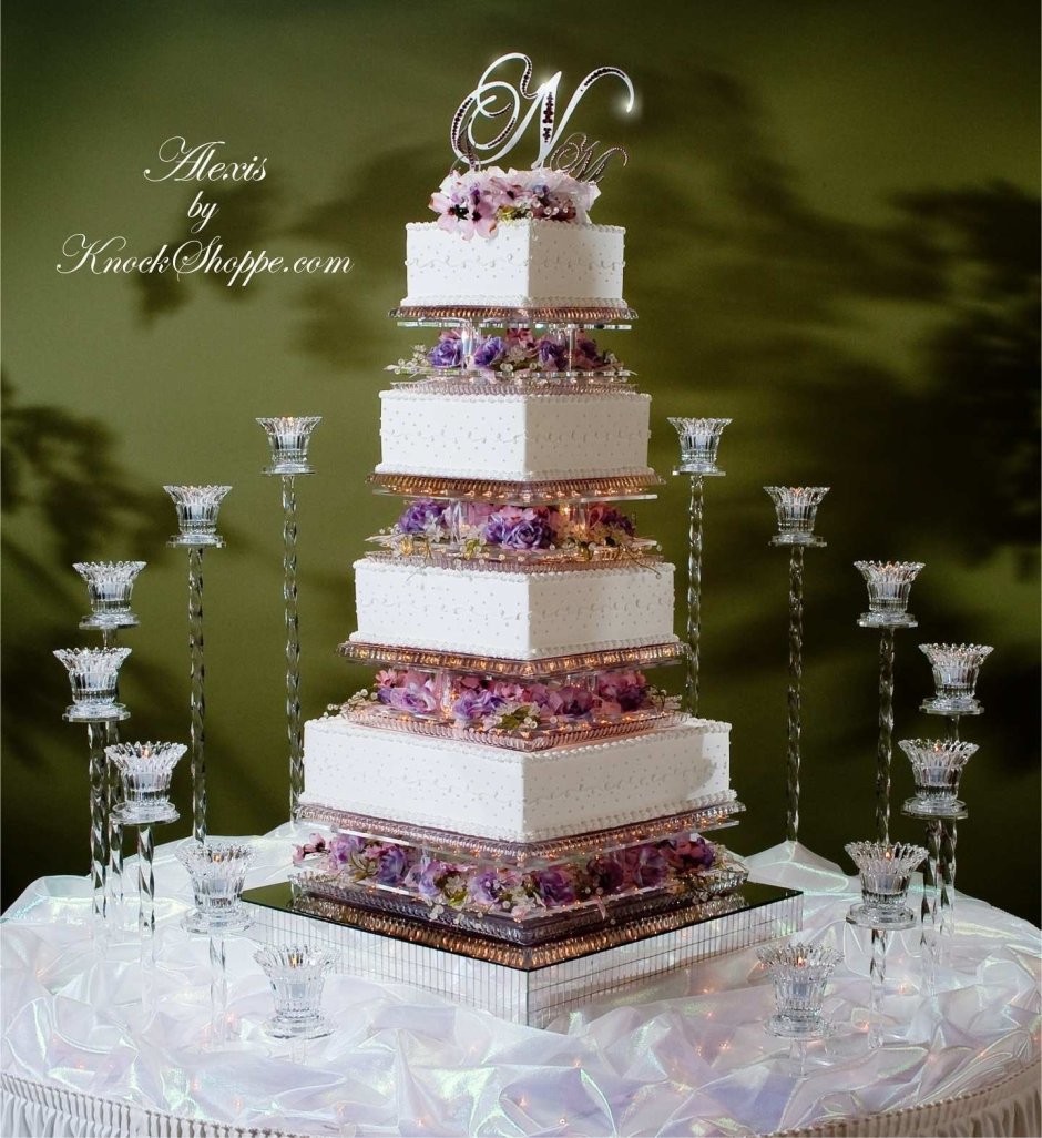 Свадебный торт многоярусный квадратный