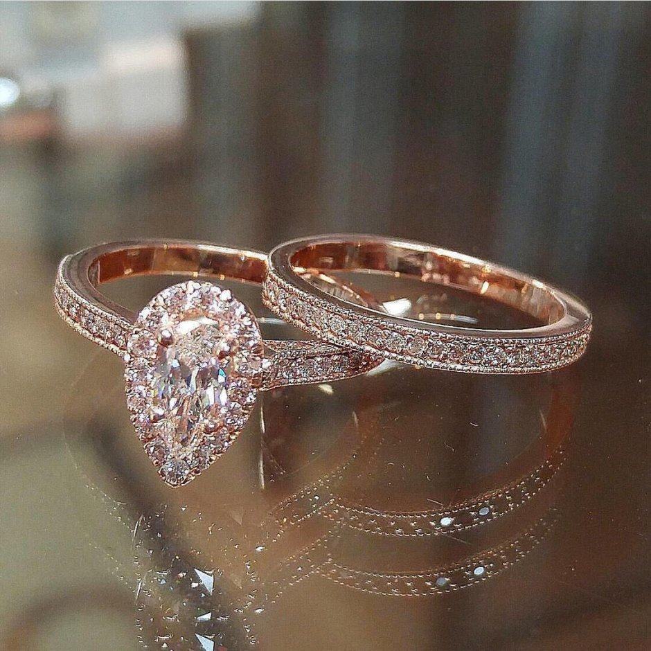 Необычные кольца с бриллиантами