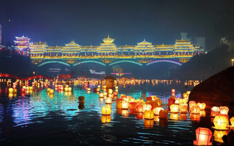 Праздник середины осени в Китае фонари