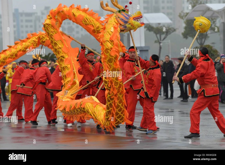 Танец Львов в Китае