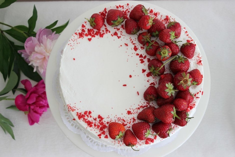 Торт с маскарпоне и ягодами