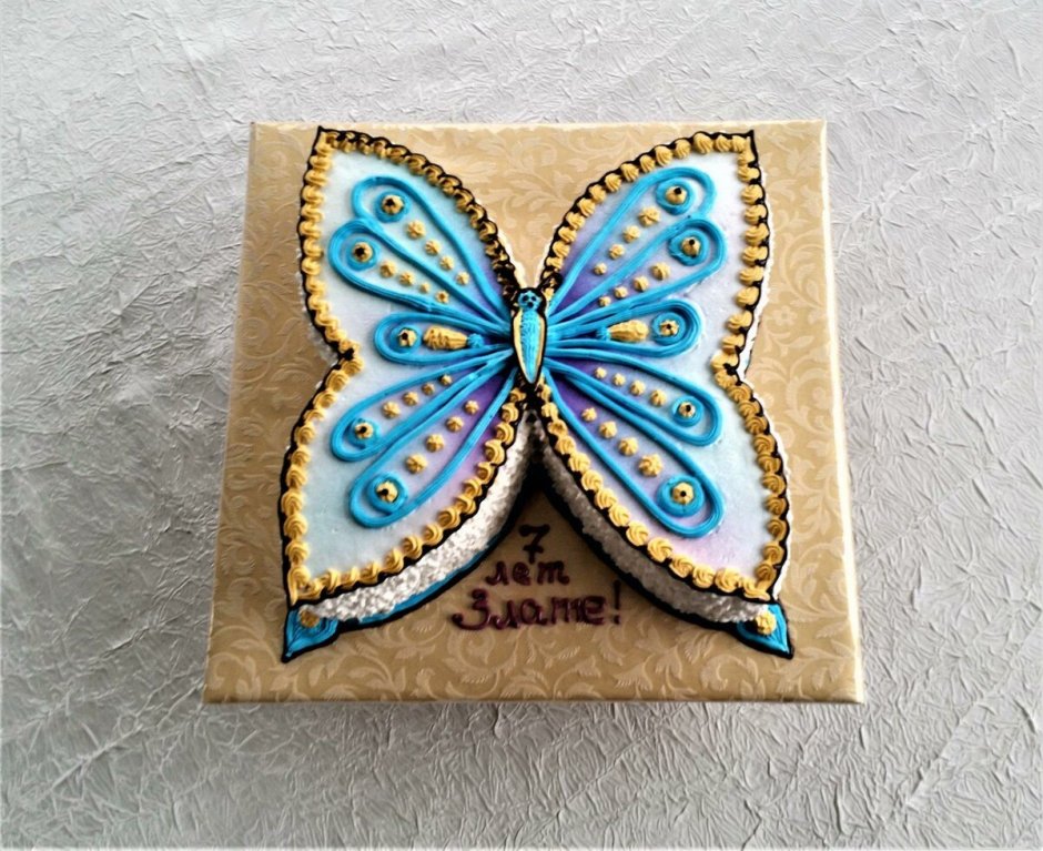 Торт в форме бабочки