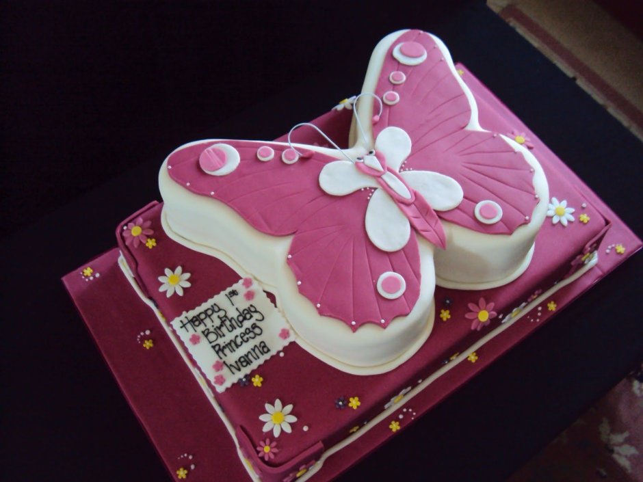 Торт в виде бабочки для девочки