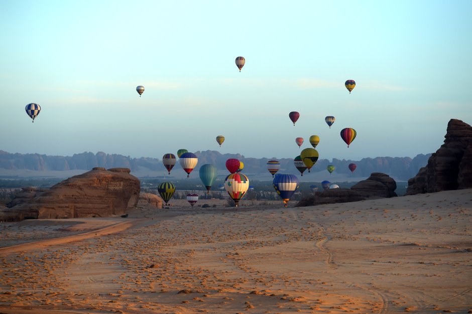 Аль-Ула Саудовская Аравия фестиваль воздушных шаров