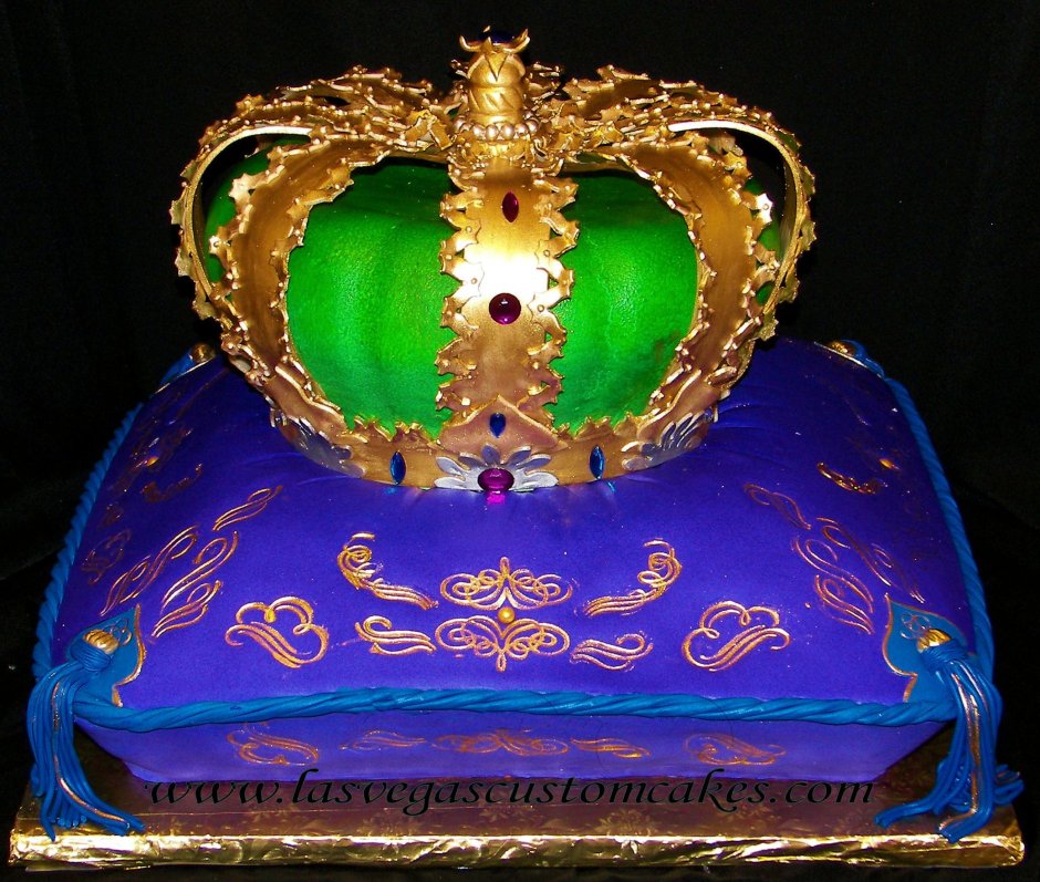 Королевский торт с короной
