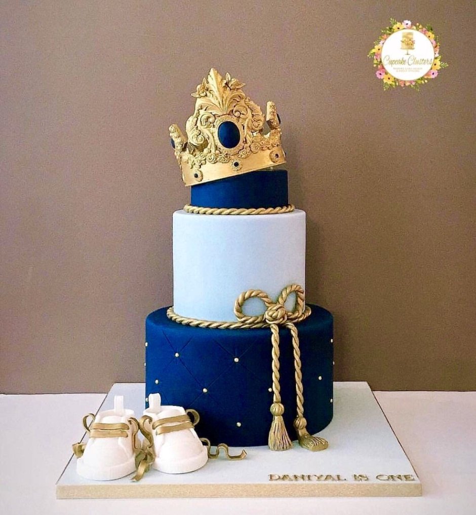 Торт на годик мальчику с короной