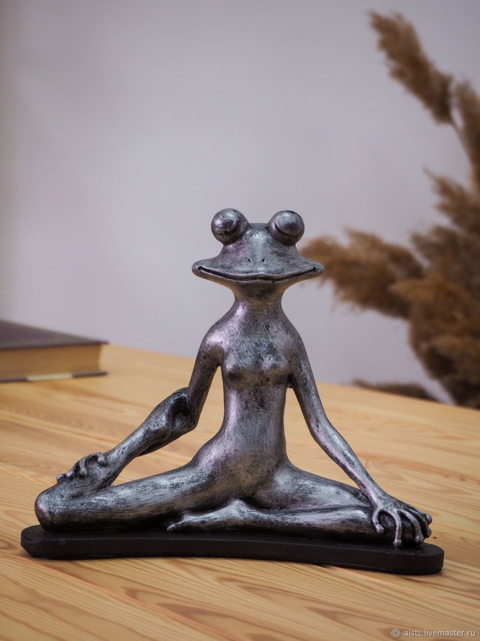 Лягушка йога статуэтка