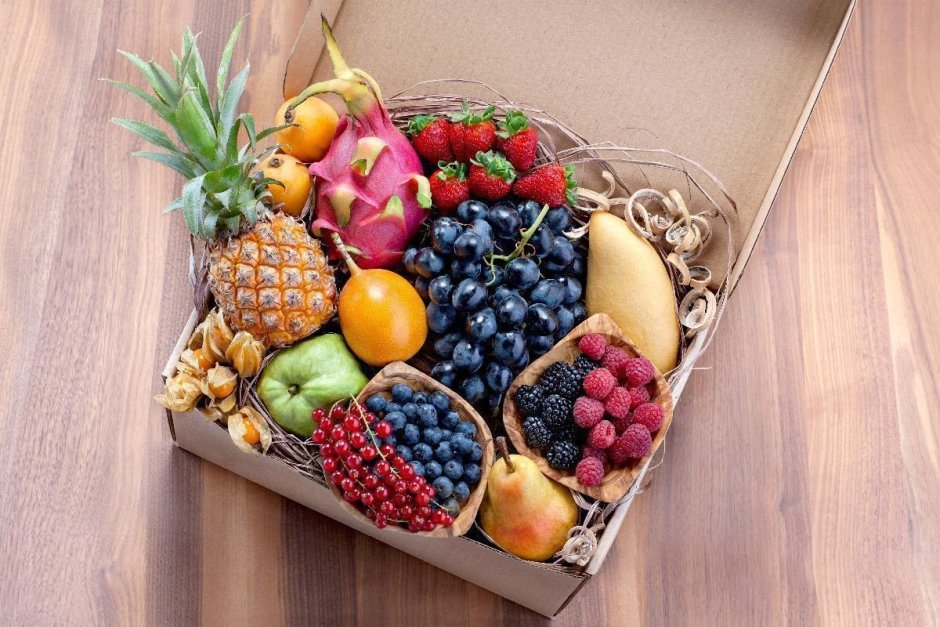 Подарочная коробка с фруктами