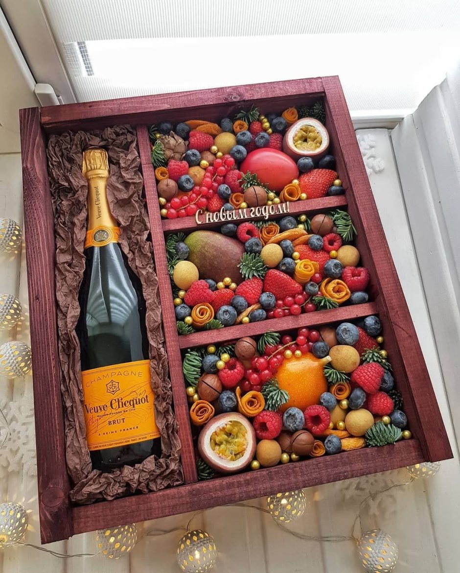 Ящик фруктов в подарок