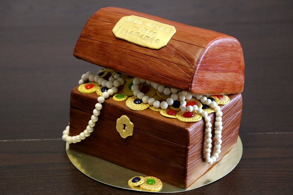 Торт сундук с сокровищами
