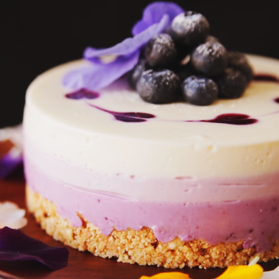 Муссовый торт фиолетовый градиент