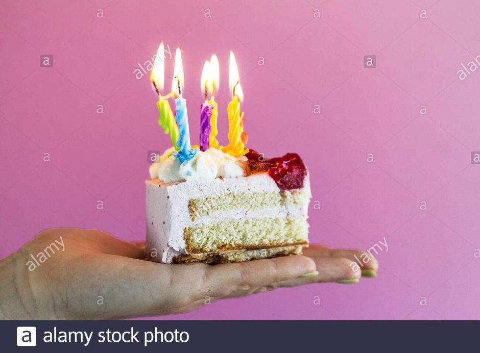 Кусочек торта со свечой