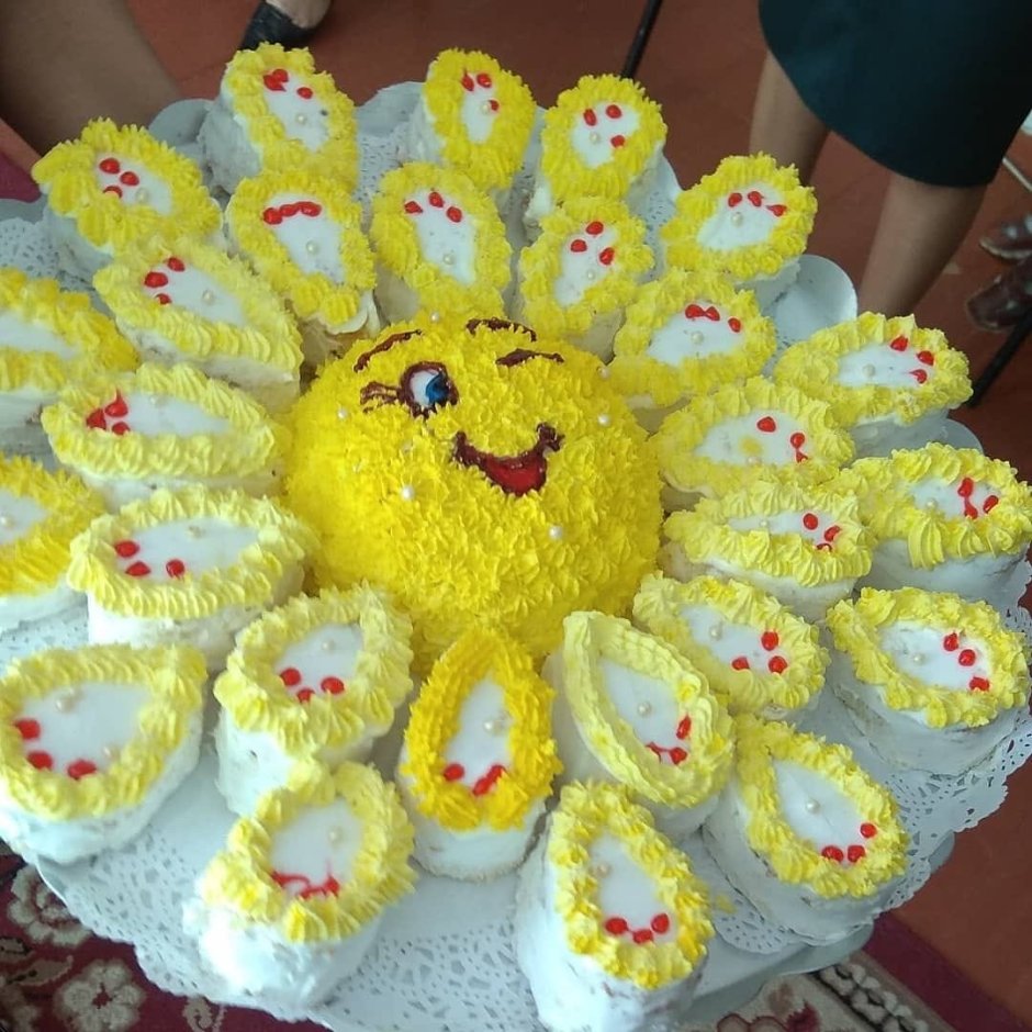 Торт солнце с лучиками