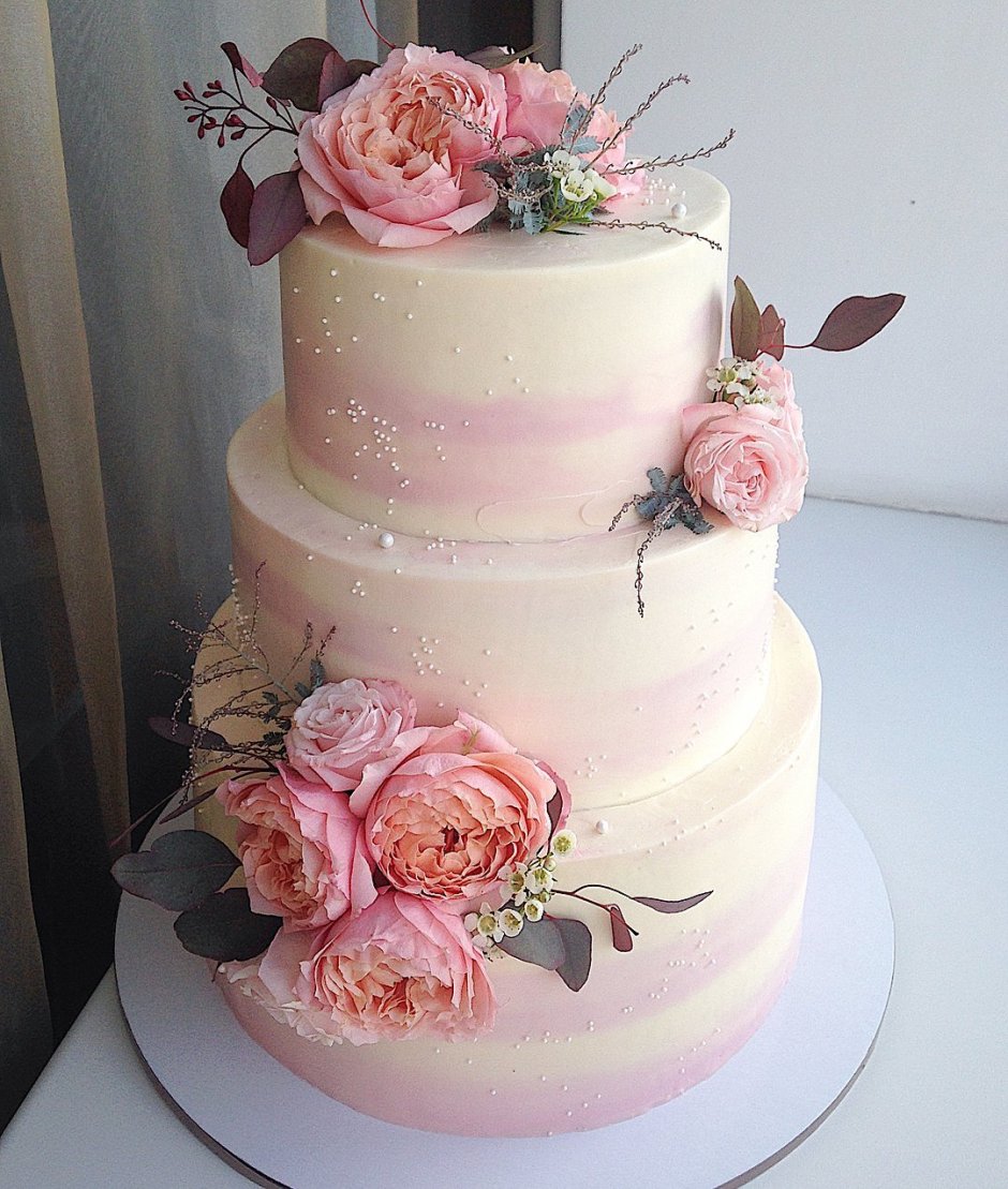 Свадебный торт с цветком