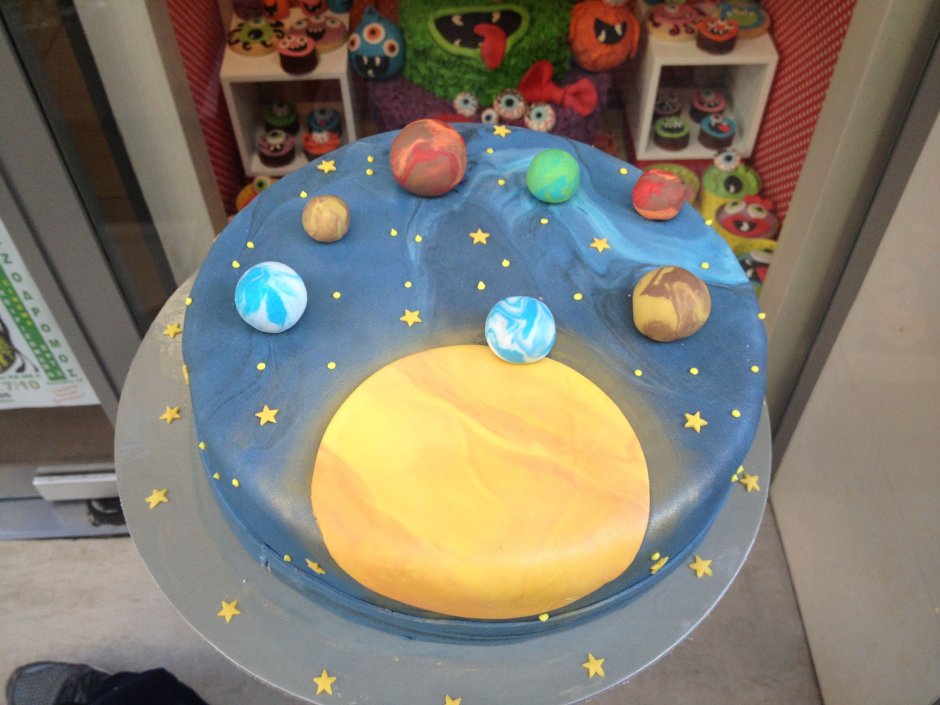 Детский стол с планетами